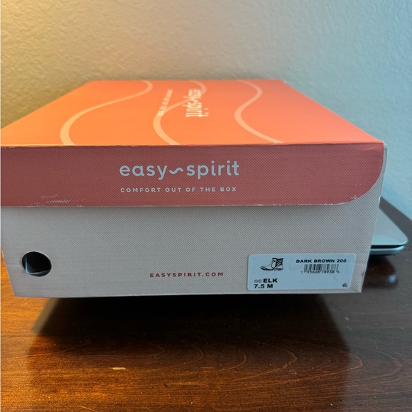 Easy Spirit Elk, Medium, Wide, Winter Boot, Dark Brown Suede - Picture 4 of 4